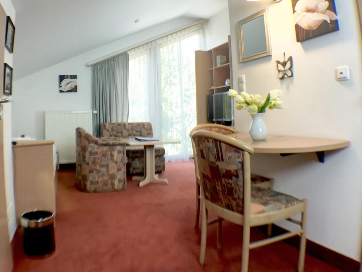 Appartement-Hotel Sibyllenbad Нойальбенройт Екстер'єр фото